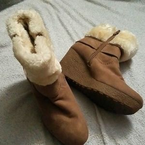 Unisa Wedge Suede Zip Booties 6m